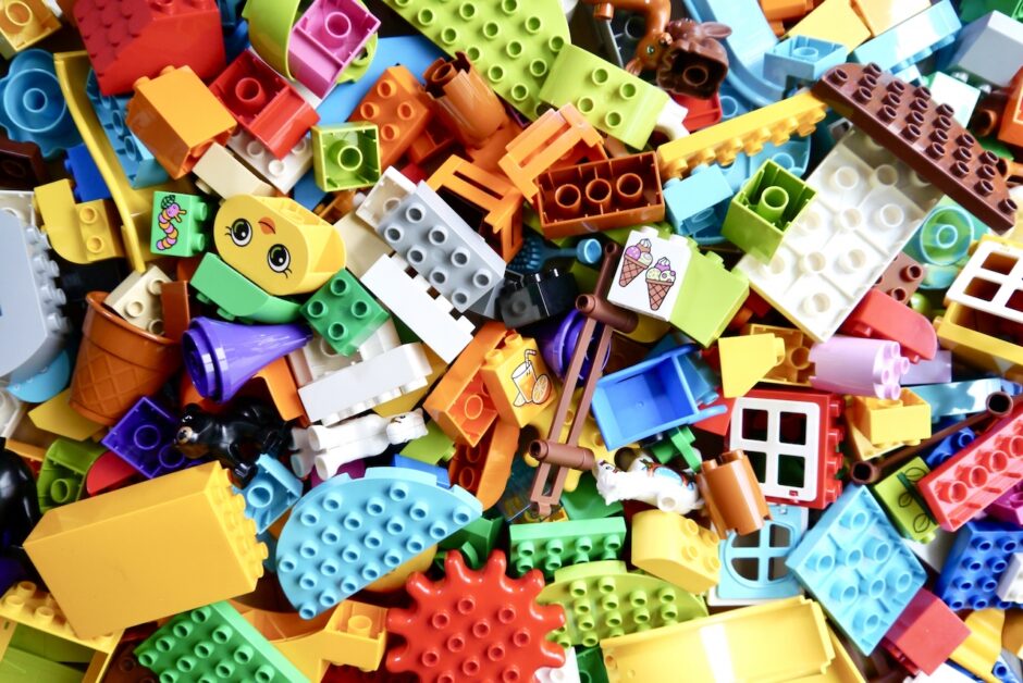 LEGOが考える「よりよい世界」の組み立て方。持続可能な廃棄プラスチックで作る新素材とは | ニュースペクト